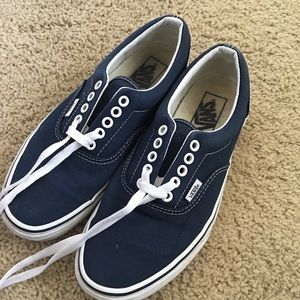 LIKE NEW NAVY VANS ERAS